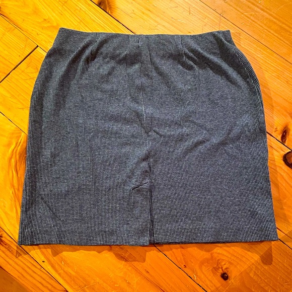 Pointe Pencil Skirt J. Jill - Picture 2 of 3